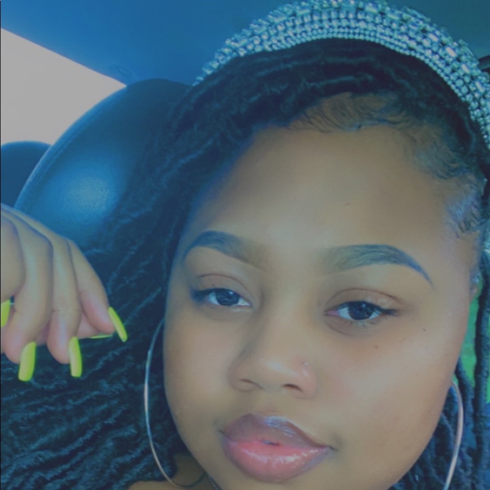 Meet your Posher, Amani